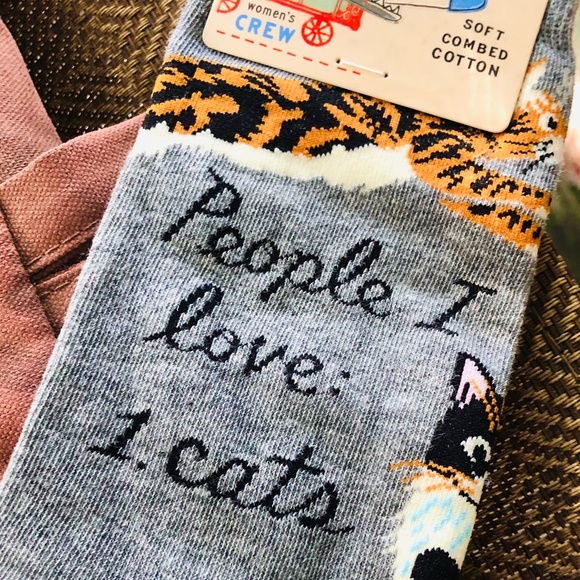 BLUE Q 🐾 Fab Fun Loving WOMENS CREW SOCKS⭐️ PEOPLE I LOVE -CATS  ⭐️New w/ TAGS - Picture 8 of 10
